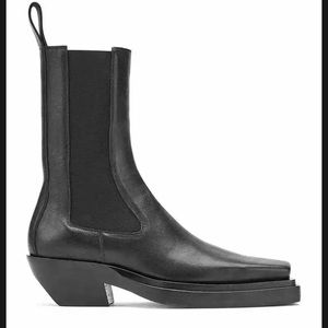 NWT BOTTEGA VENETA LEAN BLACK LEATHER BOOTS